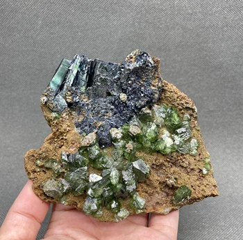БОЛЬШОЙ! 492 г натуральных редких крупных кристаллов ладламита и вивианита, симбиоз образцов минералов, камней и кристаллов