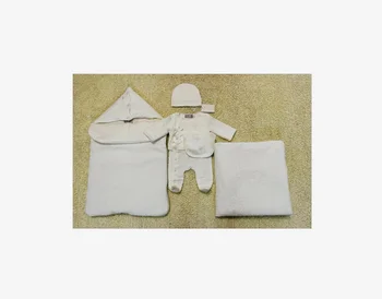 Прямая доставка, чистый белый спальный мешок с 3D буквенным принтом, одеяло, комбинезон, нагрудник, шляпа, 5 шт./компл., комбинезон для новорожденных девочек